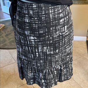 Ann Taylor Black and White Patterned Pencil Skirt with Ruffle Hem